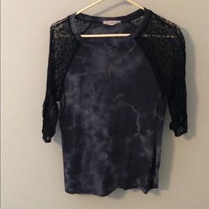 Short sleeve shirt with lace sleeves